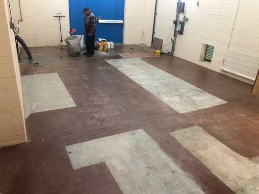 latex-screeding-in-garage-floor